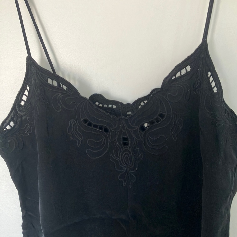 🎉3/$15 Black H&M Embroidered Tank Small